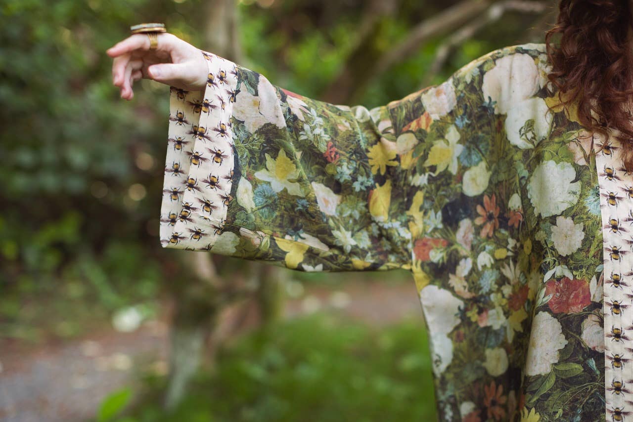 I Dream In Flowers Pixie Duster Cropped Kimono
