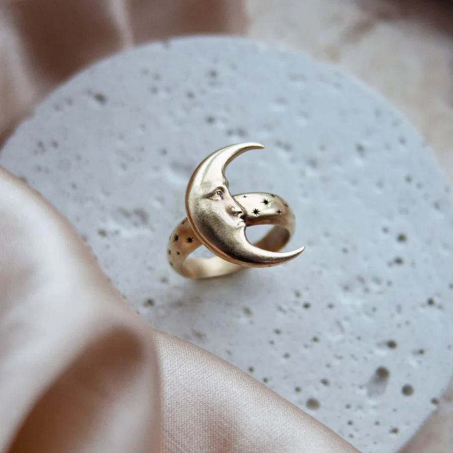 Nocturne Vintage Crescent Moon Ring