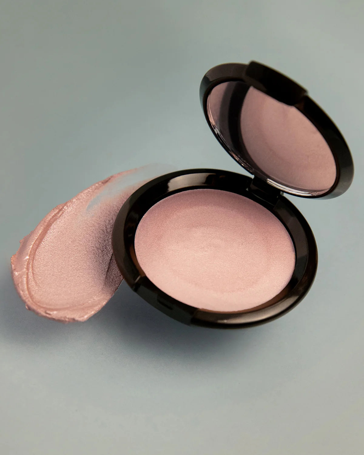 Rare Light Crème Luminizer: Aurora