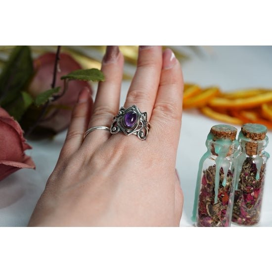 Witchy Sterling Silver Amethyst Ring - Nocturne LLC