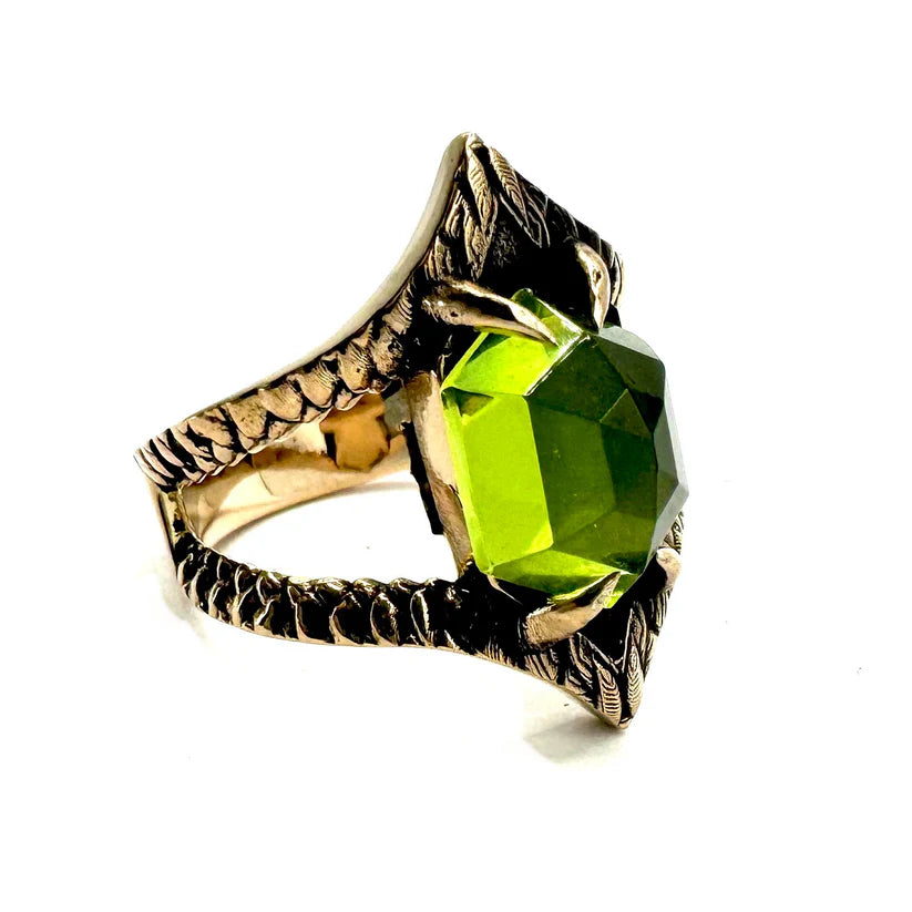 Serpent’s Bite Ring Peridot in Bronze