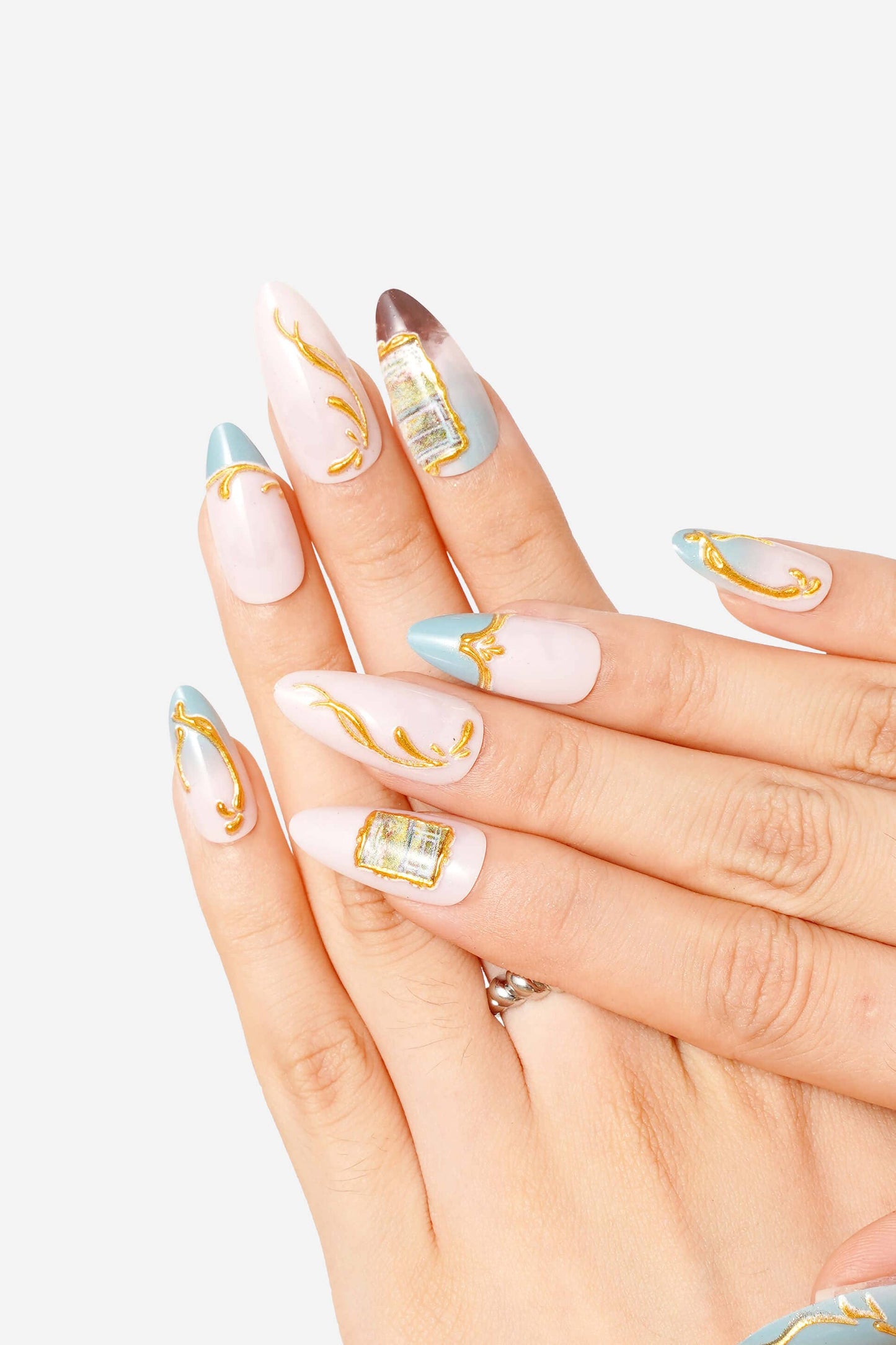 Claude Monet Bridge Over A Pond of Water Lilies - Almond Press-On Nails