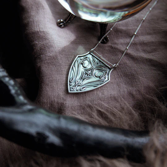 Shield of Ilmarë Necklace