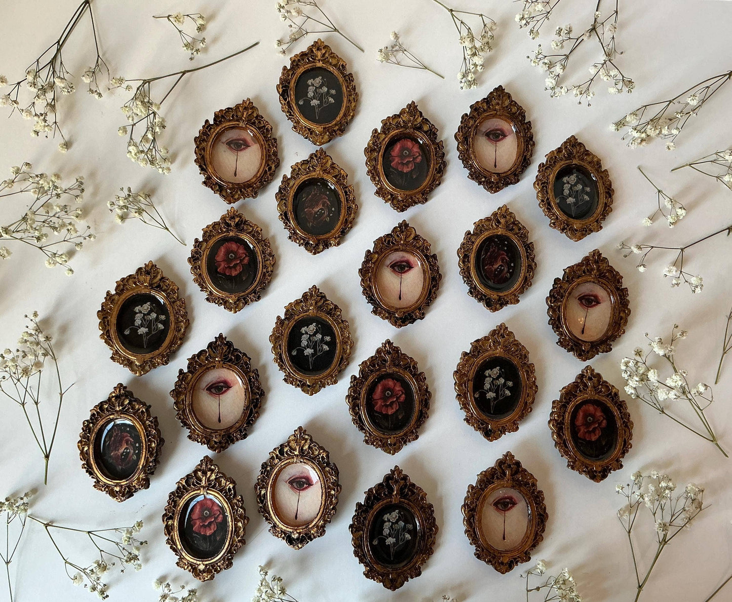 Resin Hair Clip with Human Heart Gothic Art Design
