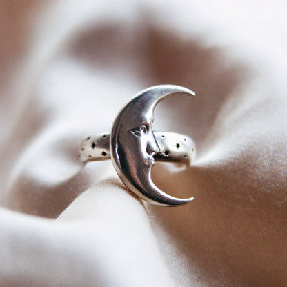 Nocturne Vintage Crescent Moon Ring