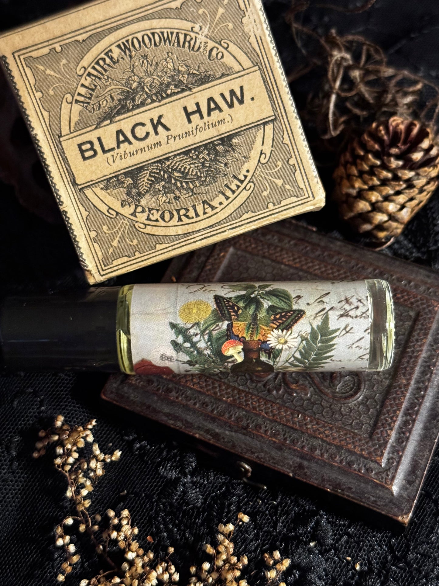 The Hedge Witch- (sweet tobacco & herbs)
