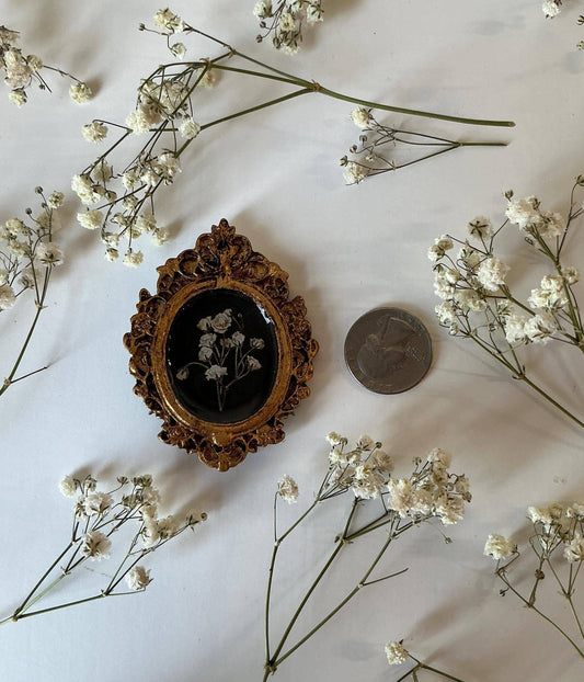 Resin Hair Clip - Baby's Breath - in Antique Ornate Frame