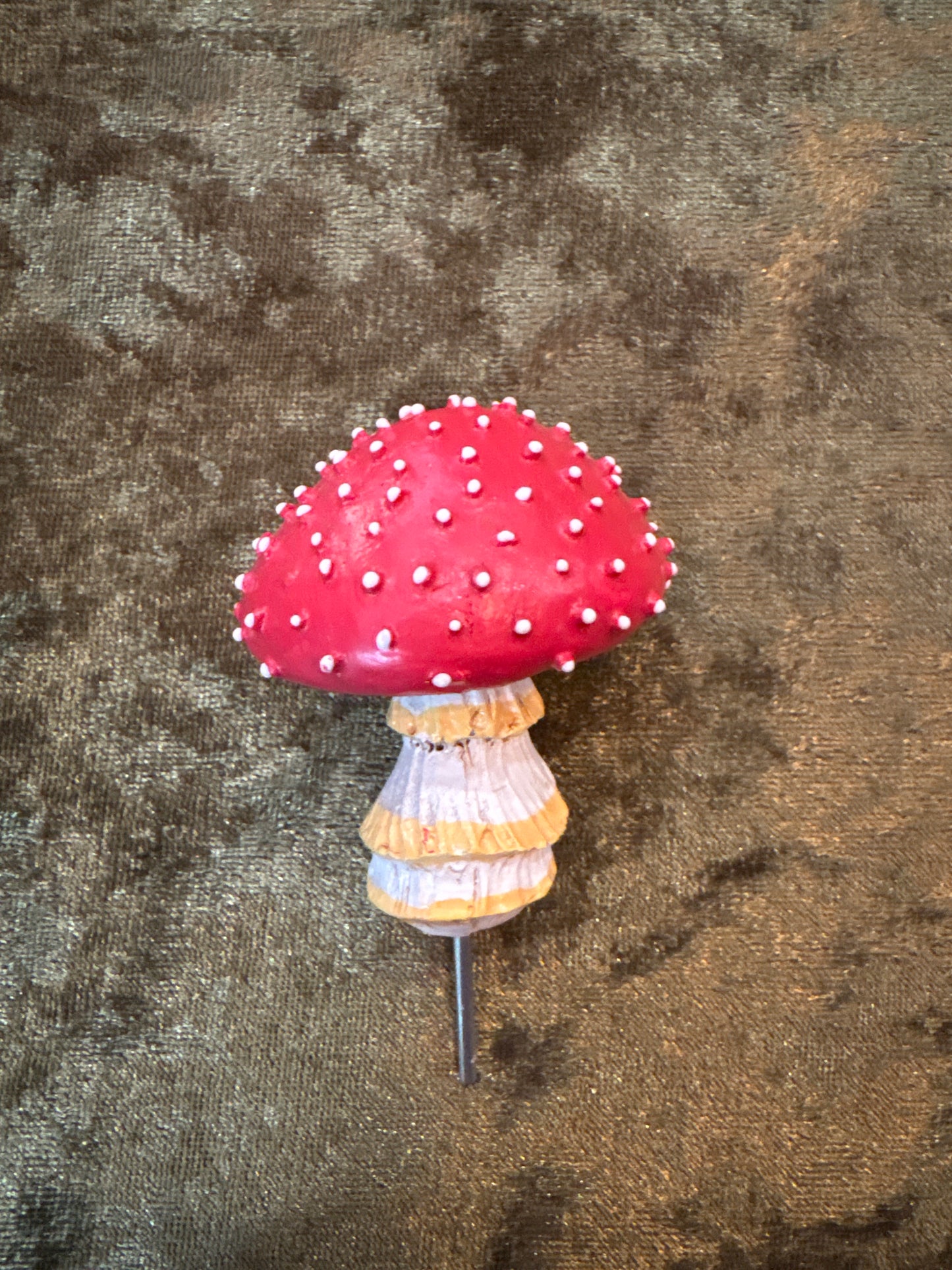 Amanita Mushroom Plant Stakes – Whimsical Glow-in-the-Dark Garden Decor