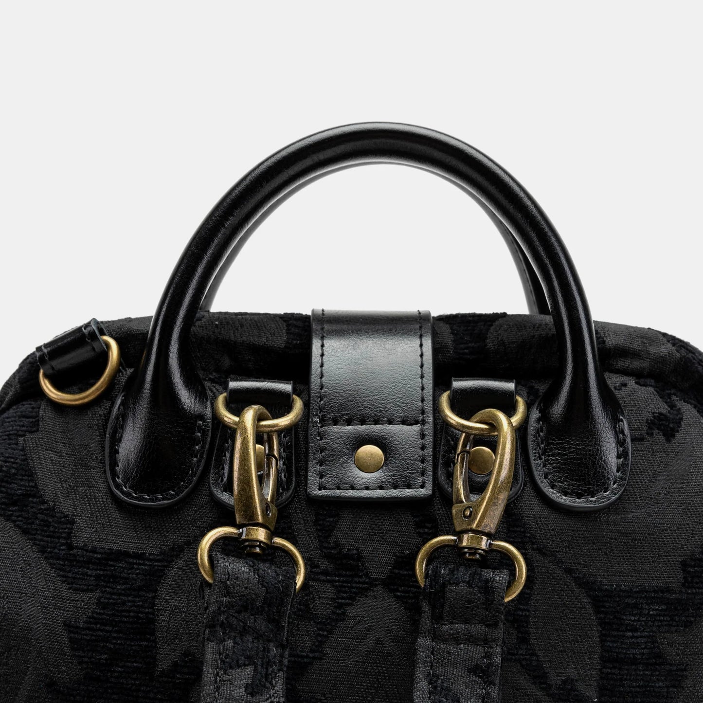 This Victorian Blossom Black/Black Everyday Carpet Backpack
