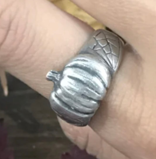 Classic Pumpkin Ring in Sterling Silver (size 6)