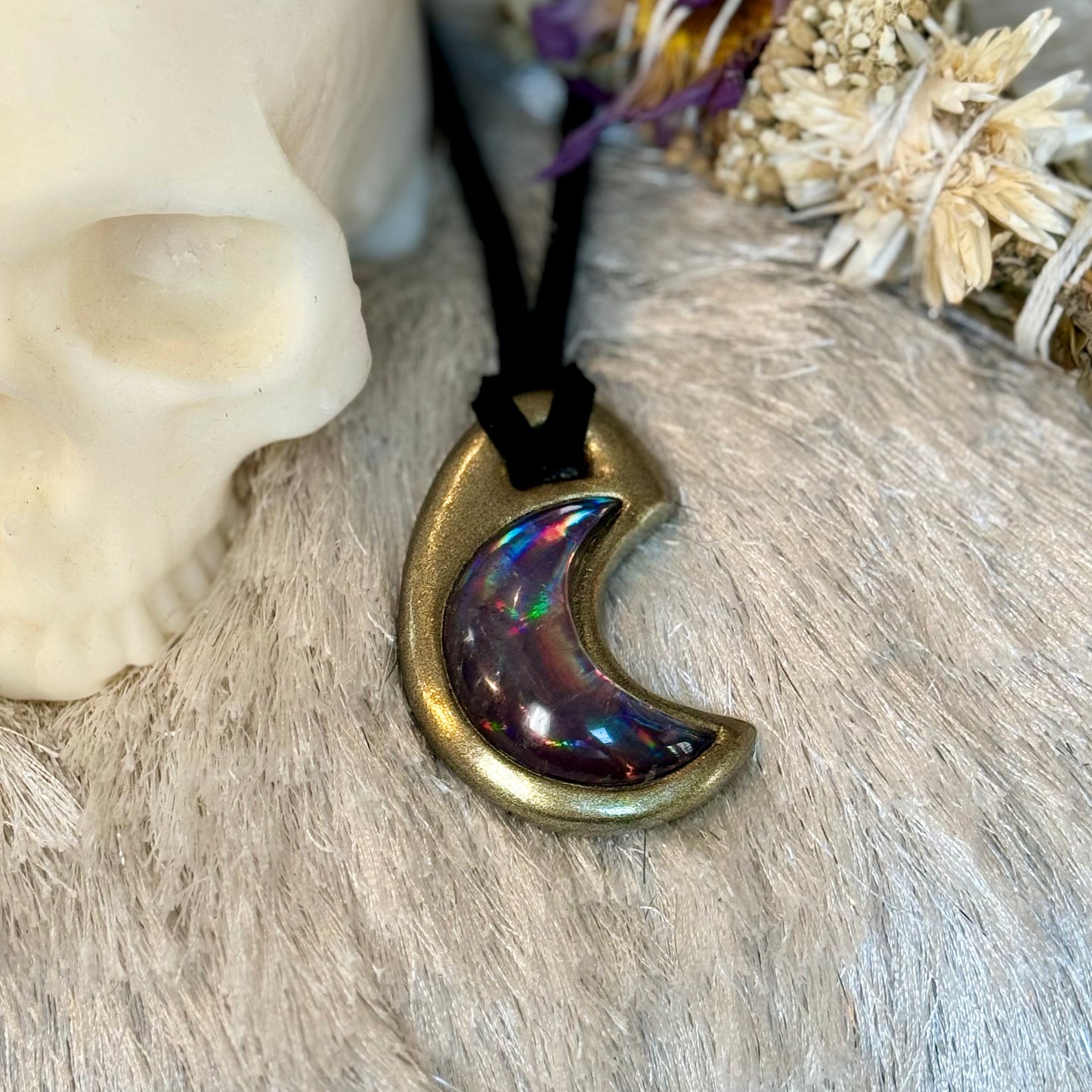 Bowie Quartz Moon Necklace in Gold