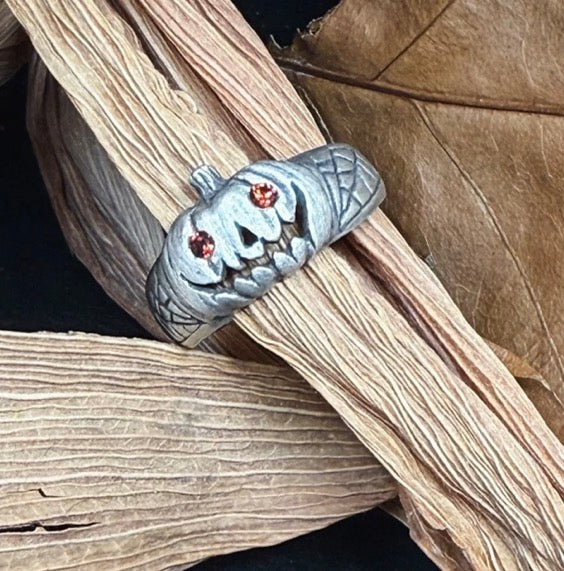 Jack-o-Lantern Pumpkin Ring with Gemstone Eyes