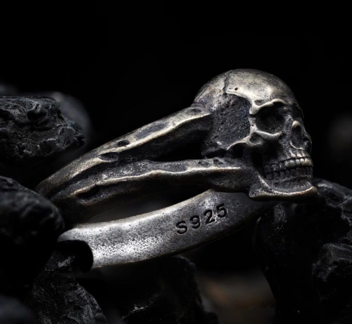 Parva Mors Skull Ring - Sterling Silver