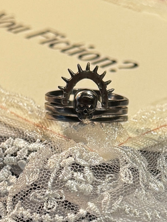 Skull crown ring