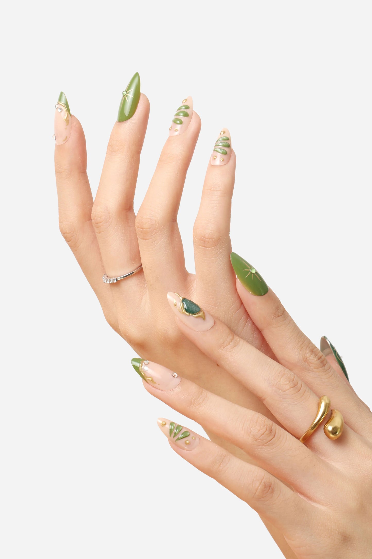 GREEN BUTTERFLY - ALMOND PRESS-ON NAILS