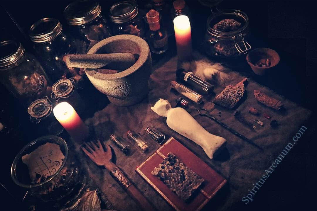 Ensouling the Effigy: The Witch’s Arte of Enspirited Objects