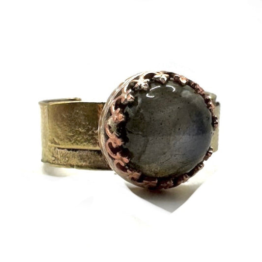 Arcane Wisdom Ring With Labradorite in Bronze by Julian the 2nd