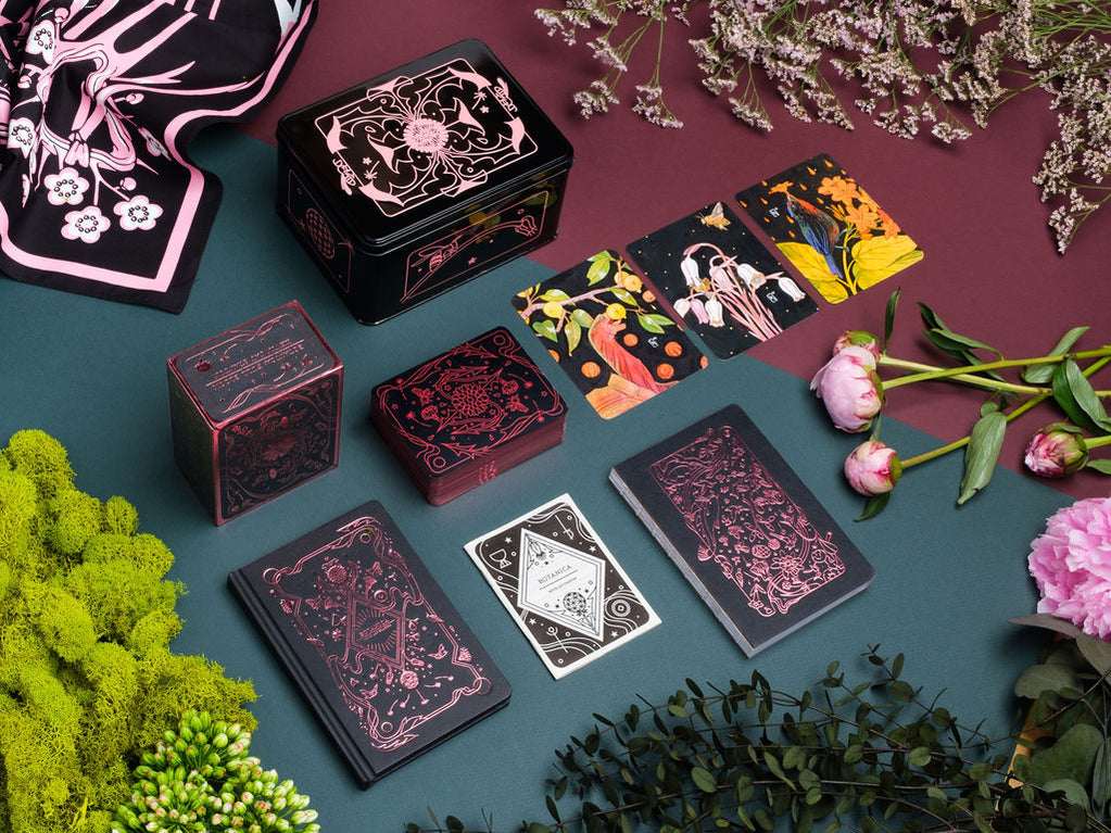 Botanica: Full Bloom Tarot Deck
