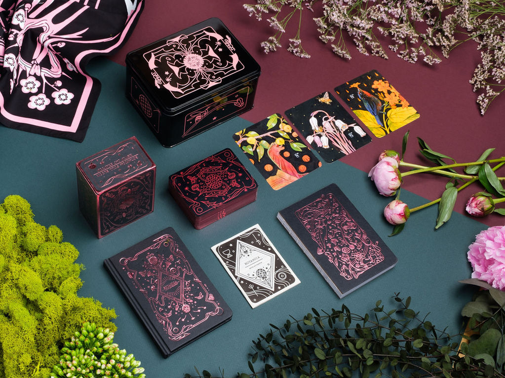 Botanica: Full Bloom Tarot Deck