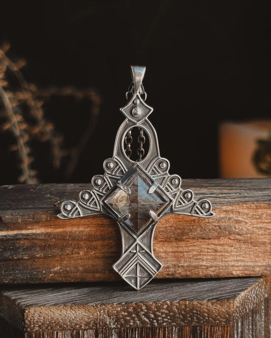 Armored Stargate Necklace - Quartz Pyramid