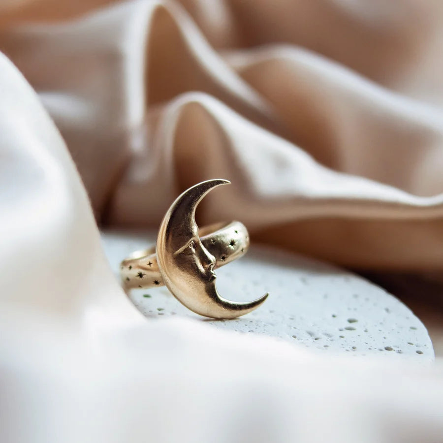 Nocturne Vintage Crescent Moon Ring