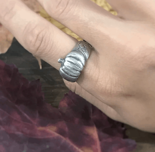 Classic Pumpkin Ring in Sterling Silver (size 6)