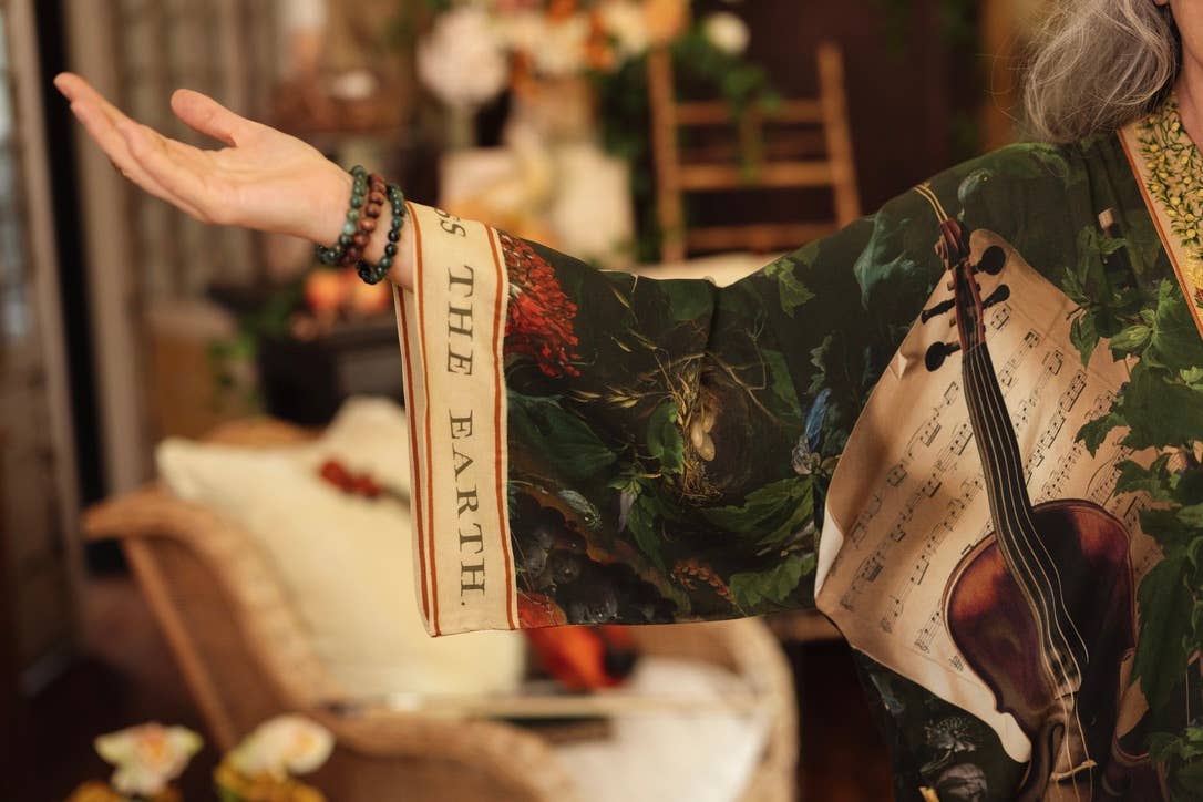 Labour of Love Opera Duster Kimono Robe w/ florals & violin