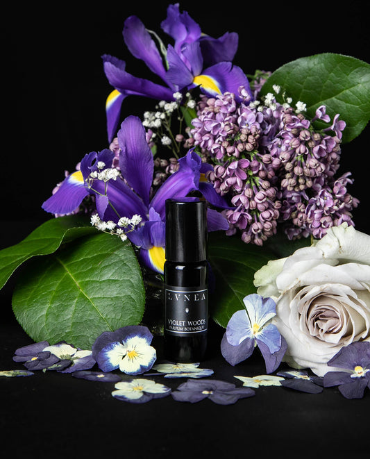 VIOLET WOODS | Parfum Botanique