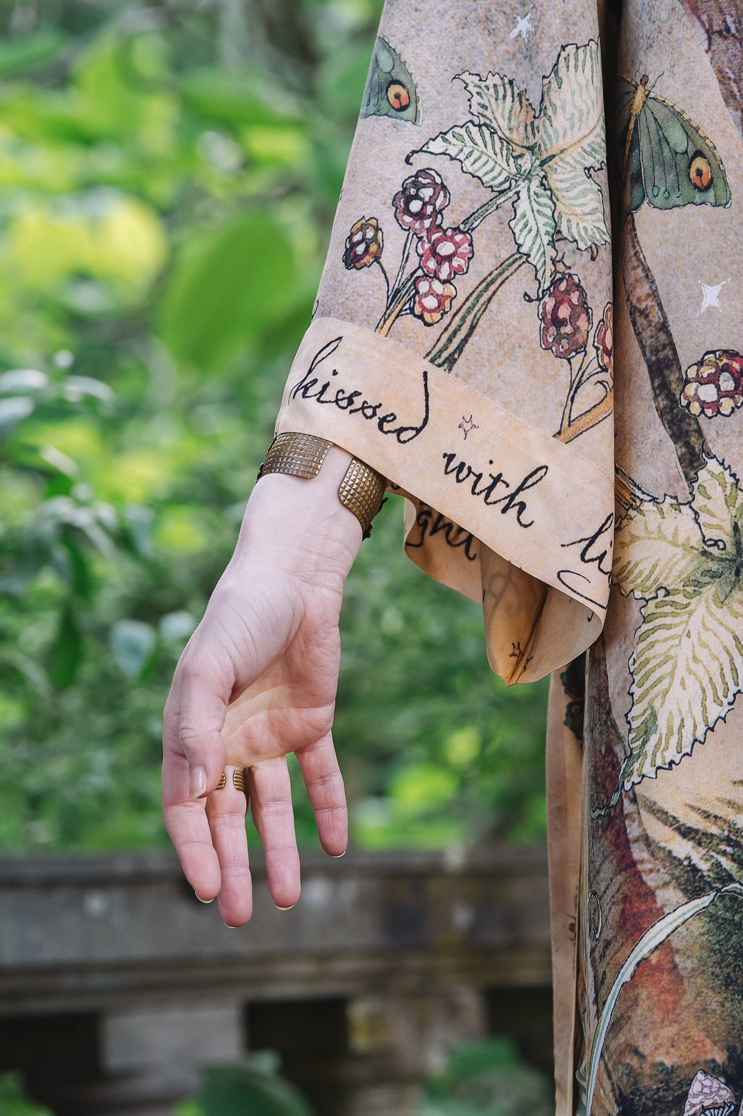 Lovelight Opera Duster Kimono Robe w/woodland deer & swallow