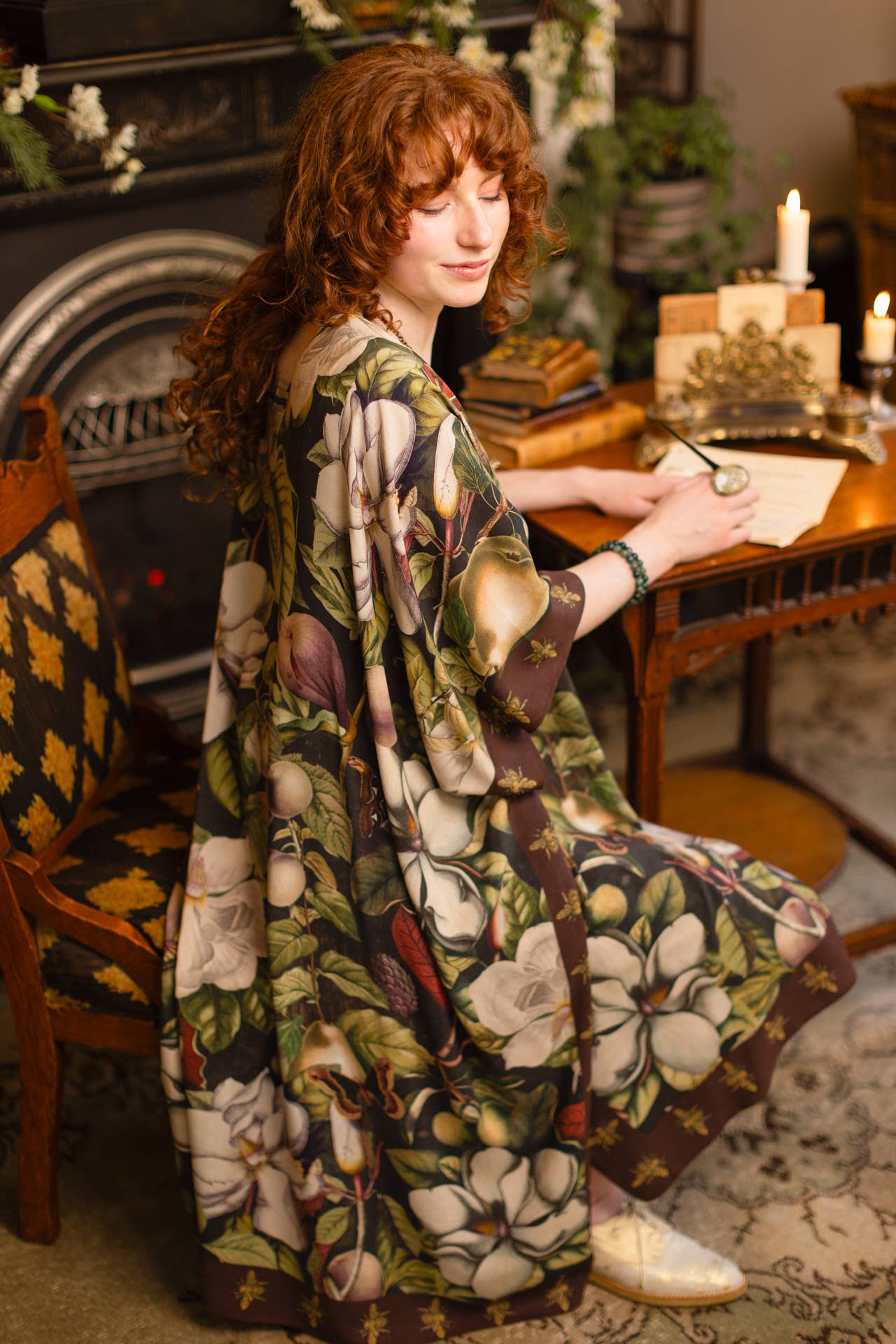 Fleur De Lune Kimono w/ Florals & Bees