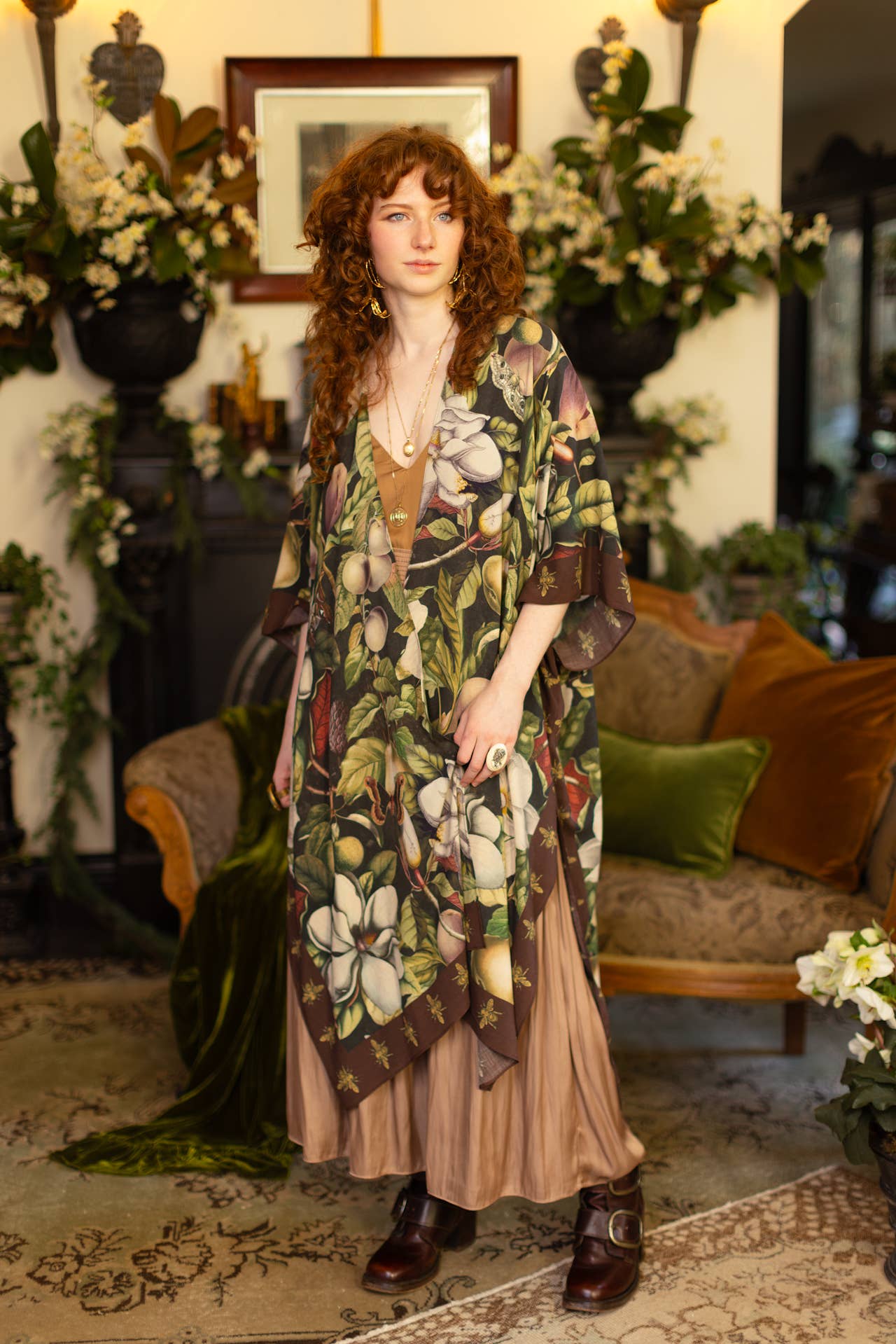 Fleur De Lune Kimono w/ Florals & Bees