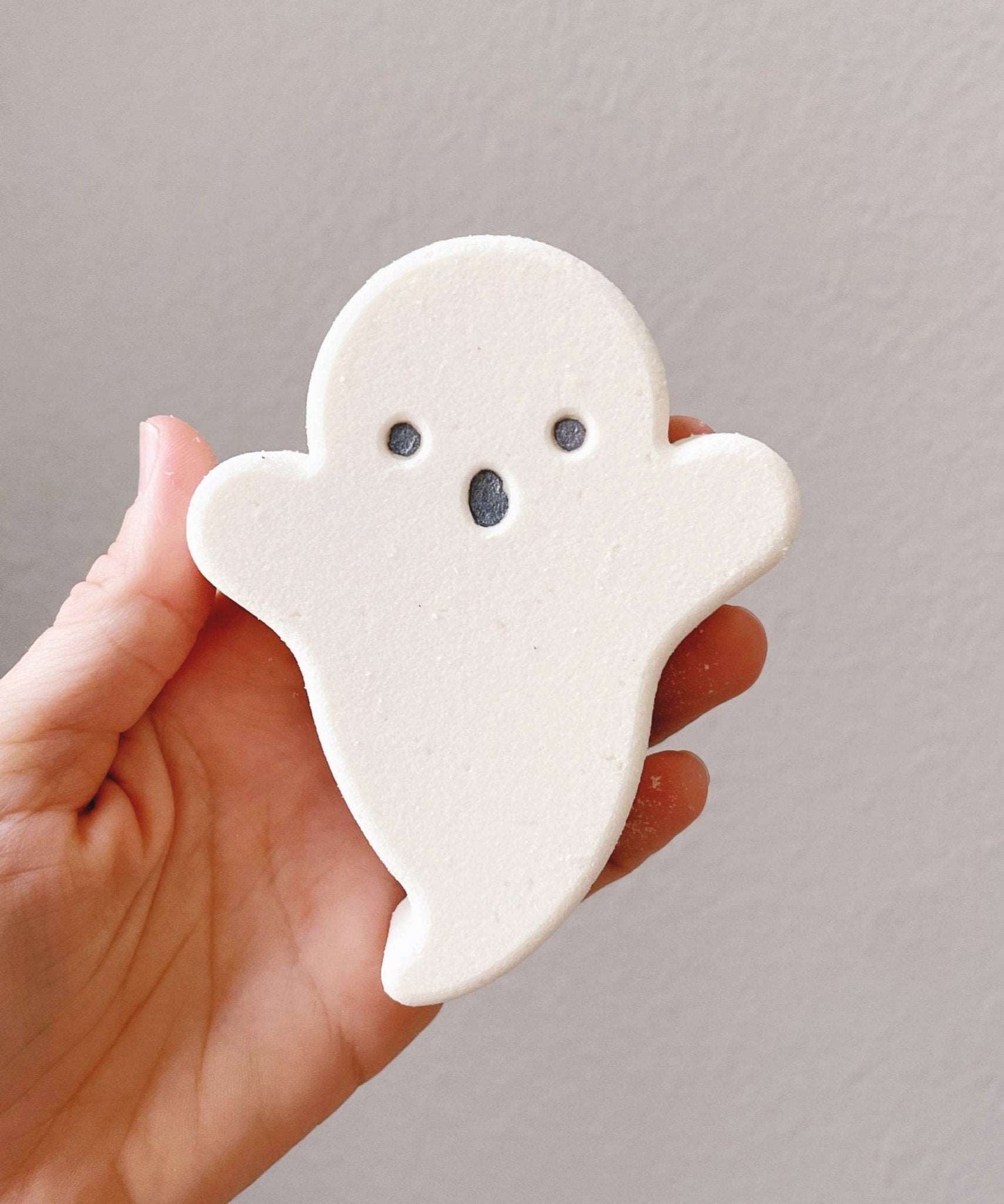 Handmade Ghost Bath Bomb - Nocturne LLC