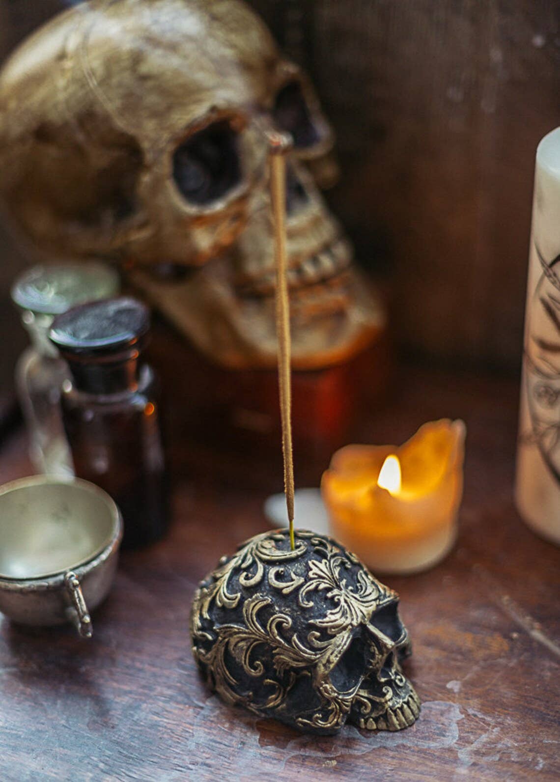 Skull Baroque Resin Incense Holder - Black/Gold - Nocturne LLC
